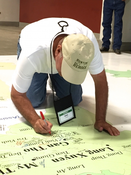 2015 Vietnam Veteran, Dan Currah, signing location map at Welcome Home Reunion